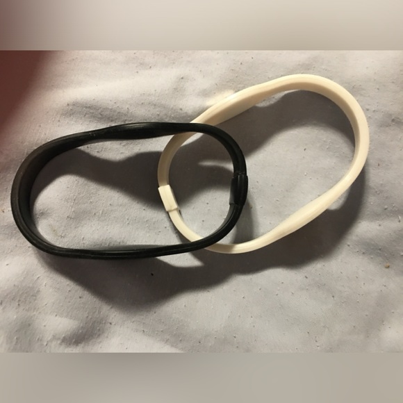 🥰 4/$25 - Energy Bracelets (2) - Picture 2 of 9